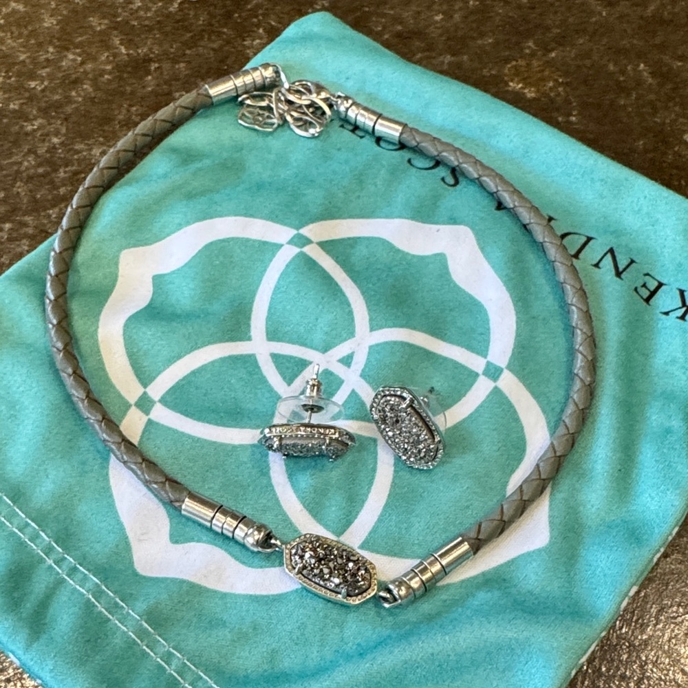 Kendra Scott Silver and Gray Necklace Set